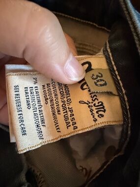 Miss Me Dark Blue Denim Jeans with Pink Logo and cow print pockets! Size 30 👇🏻